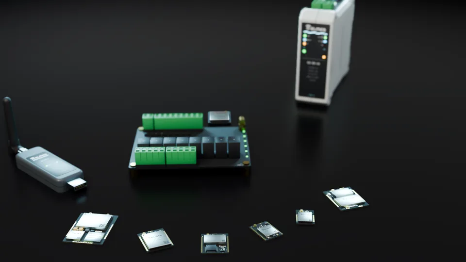 EM serisi radyo modülleri, modülü takılmak üzere olan EC-DIO8 taşıyıcı kart, USB dongle ve 4G gateway
